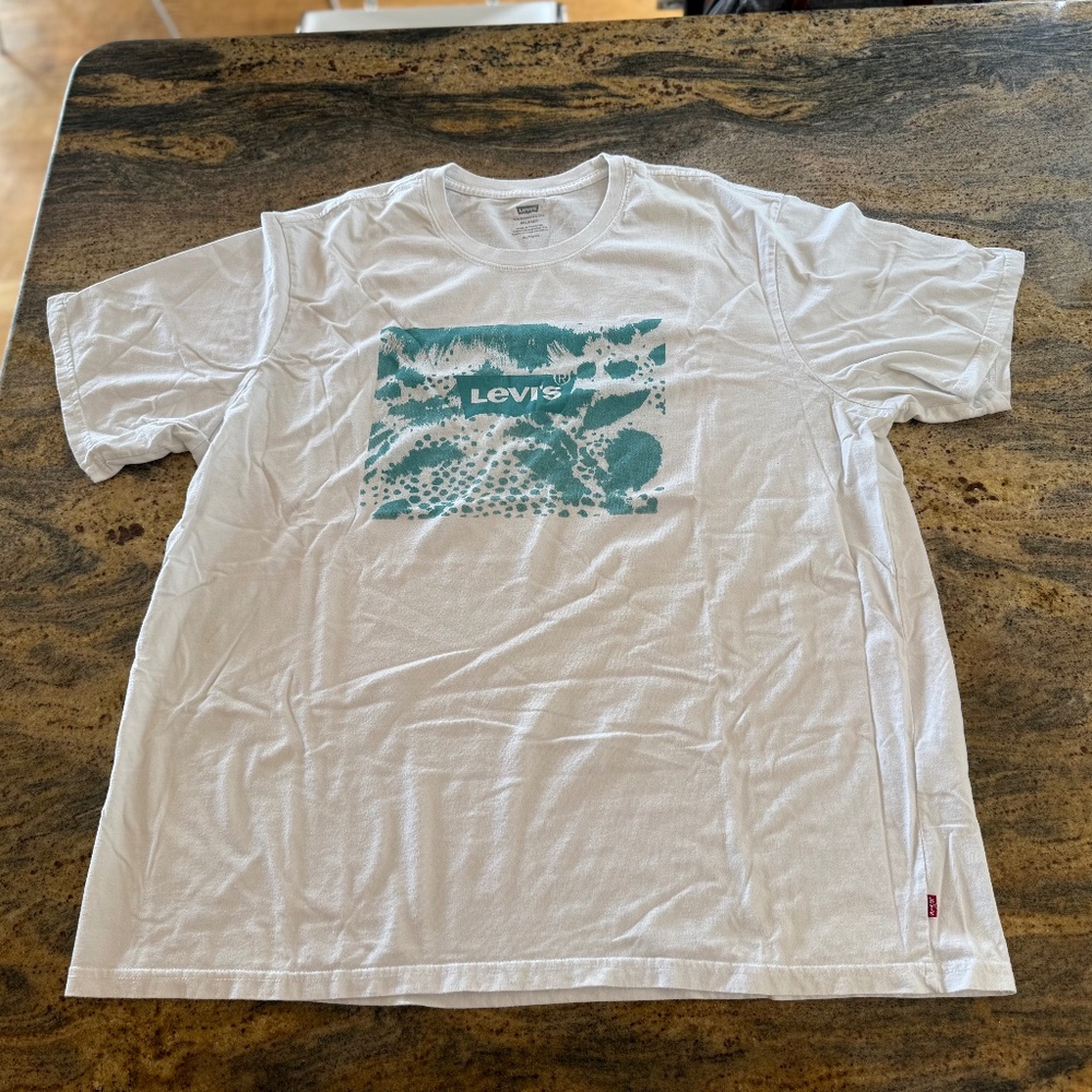 Levi’s Men’s White Shirt (XL)